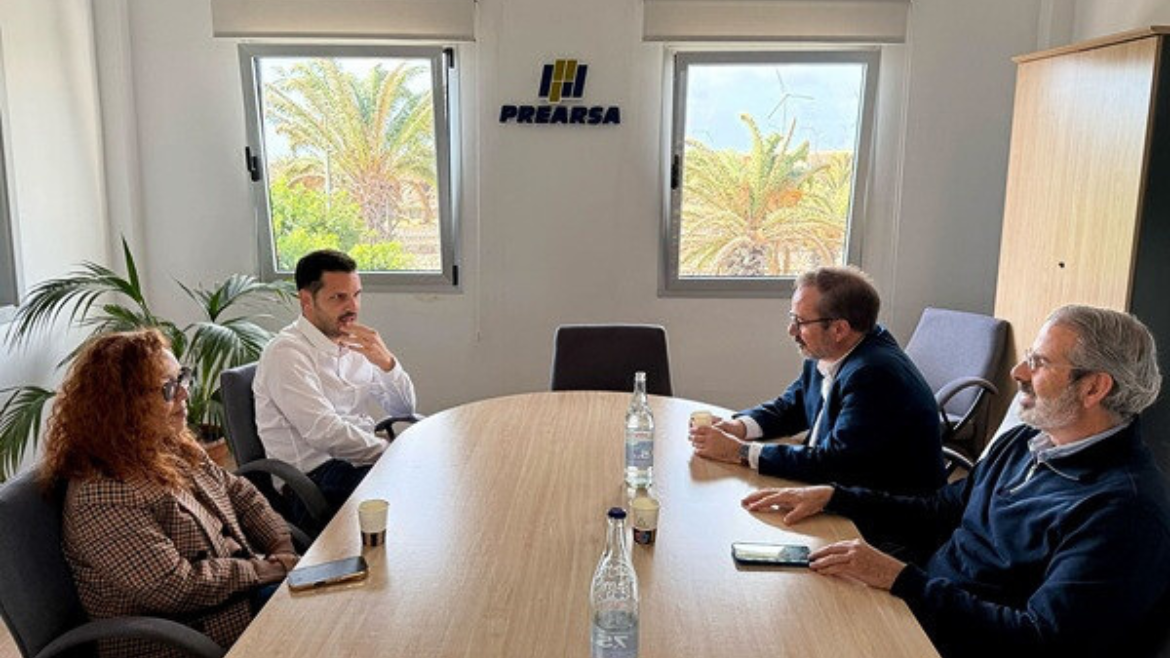 Recibimos la visita del consejero Raúl García Brink en nuestras instalaciones de Arinaga